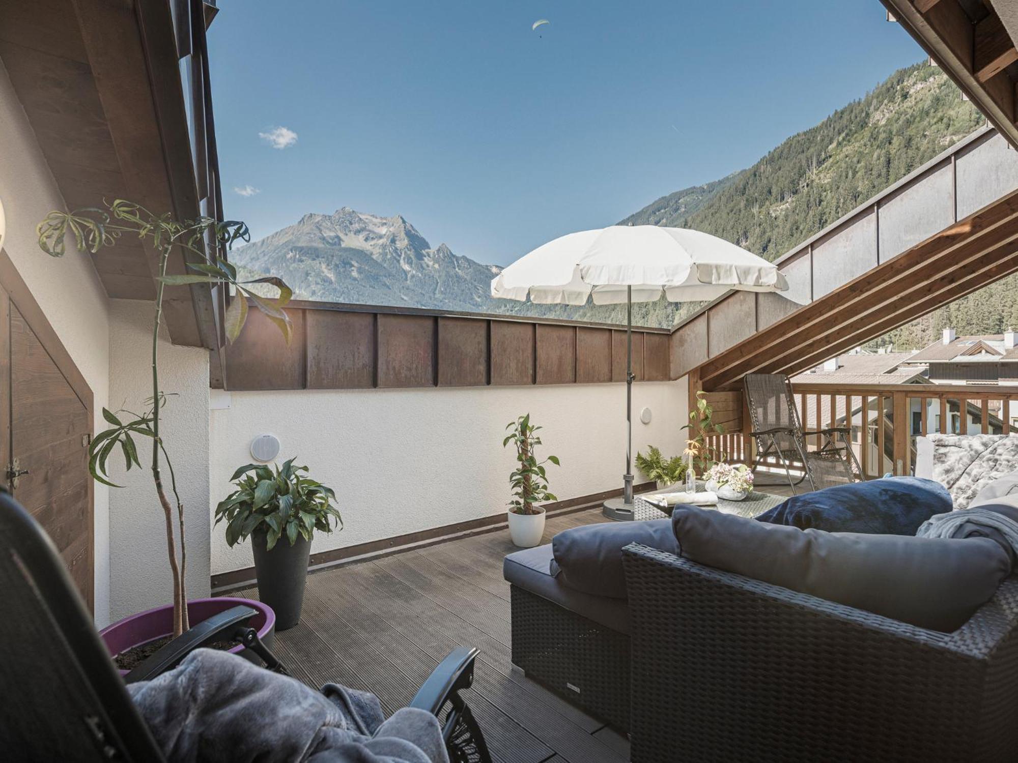 Apart Central - Premium Mountain&Garden Mayrhofen Ruang foto