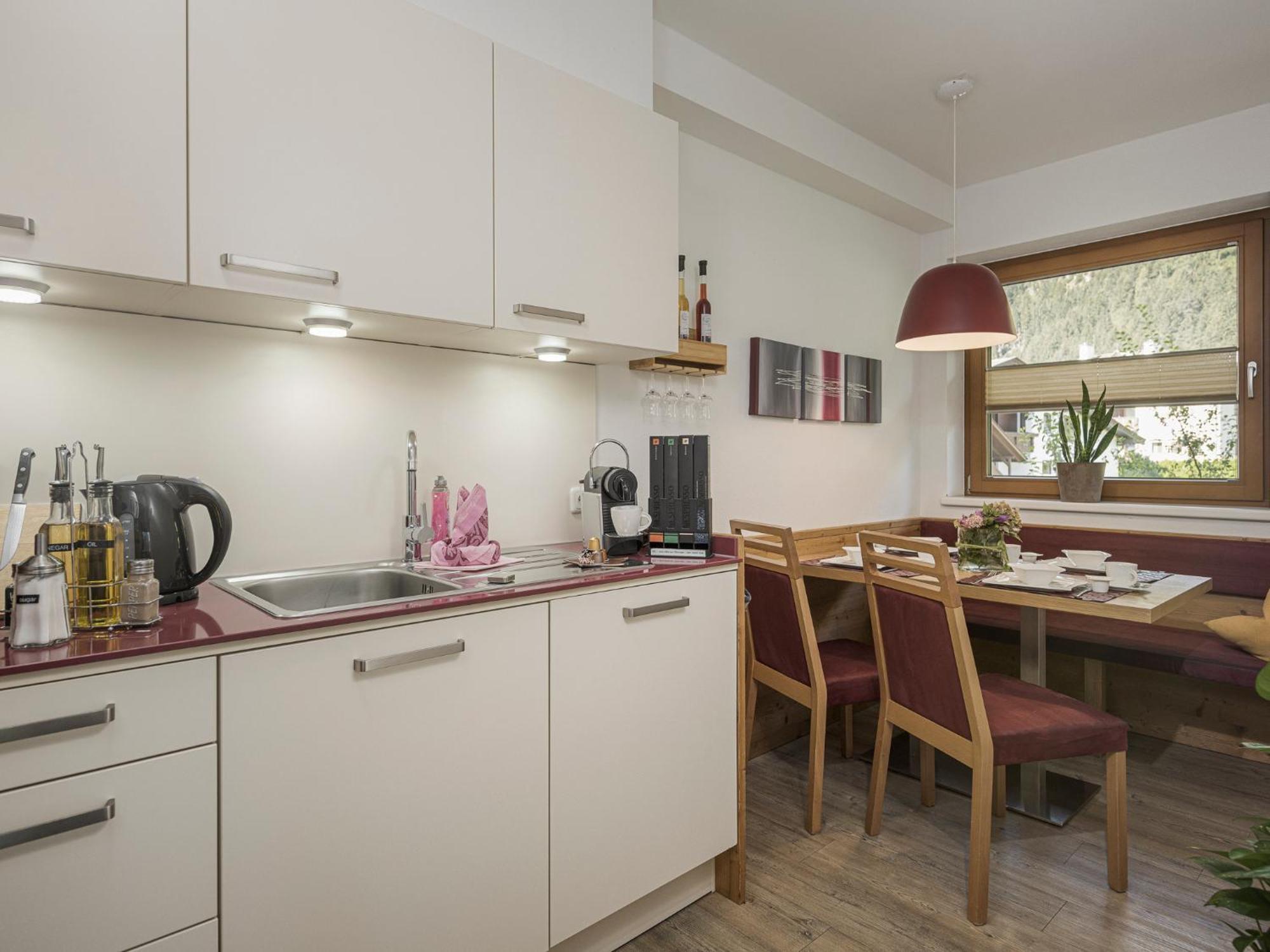 Apart Central - Premium Mountain&Garden Mayrhofen Ruang foto