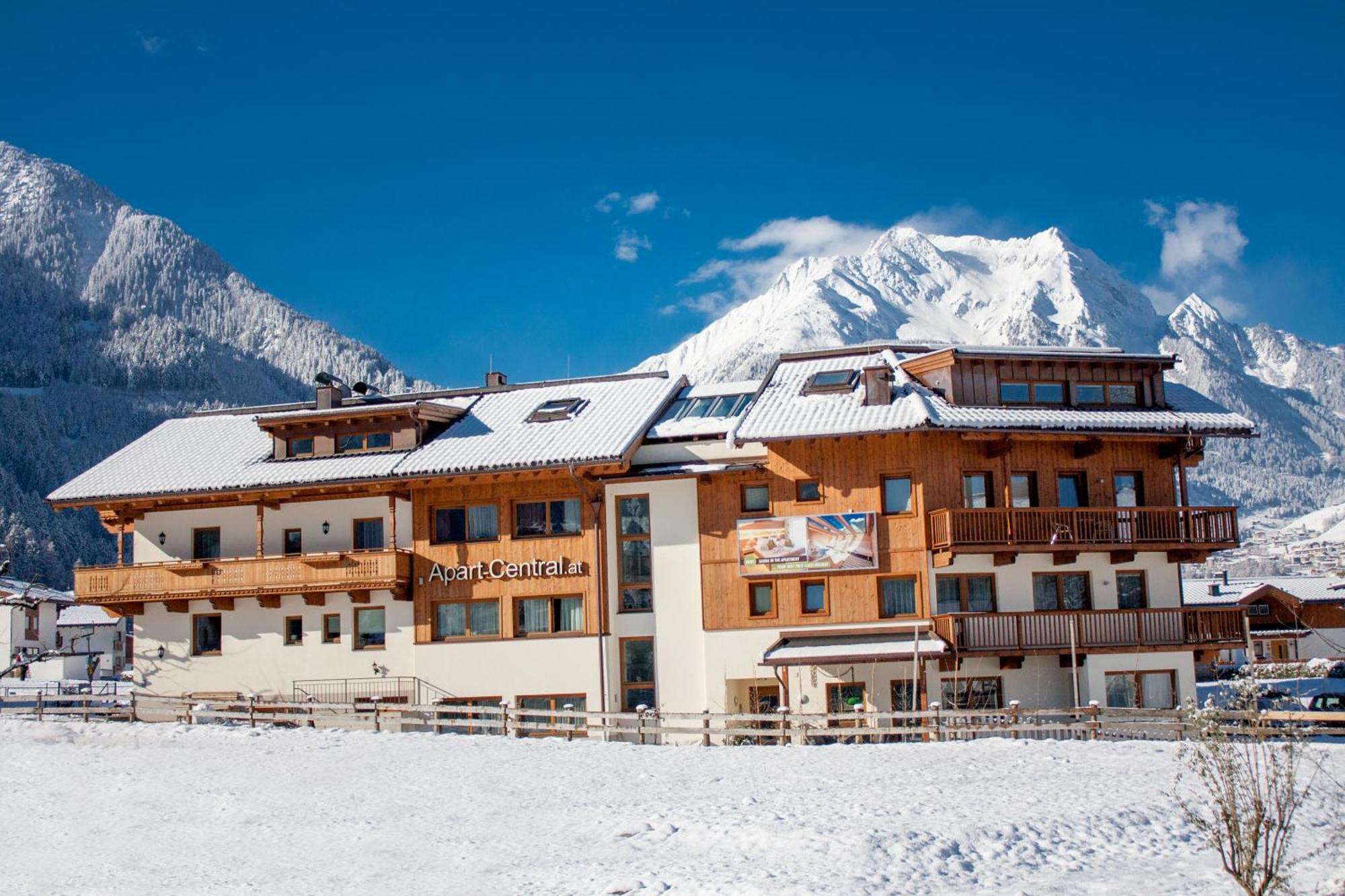 Apart Central - Premium Mountain&Garden Mayrhofen Bagian luar foto
