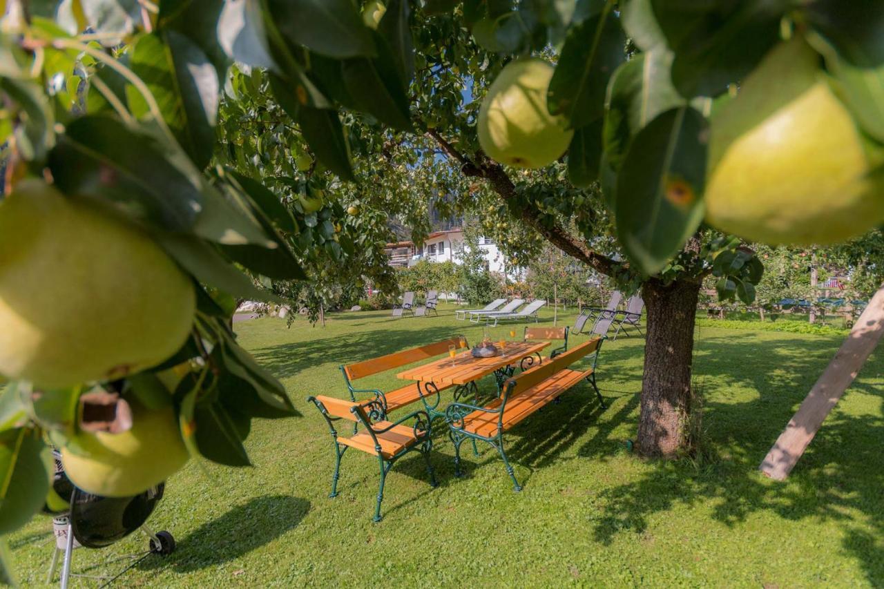 Apart Central - Premium Mountain&Garden Mayrhofen Bagian luar foto
